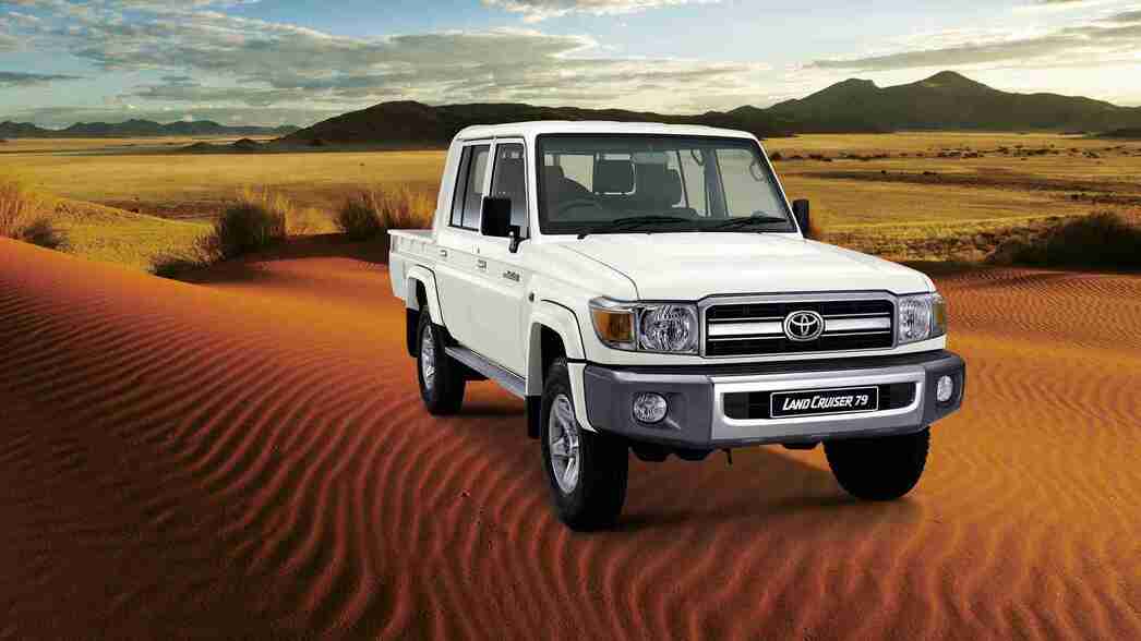На фото Toyota Land Cruiser 79 2012 модельного года