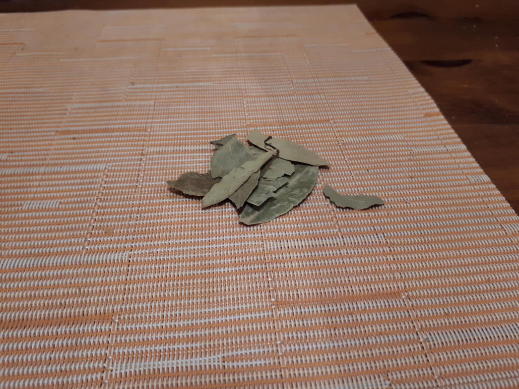 Лавровый лист оказался самым эффективным, но обмануть алкотестер с его помощью нельзя