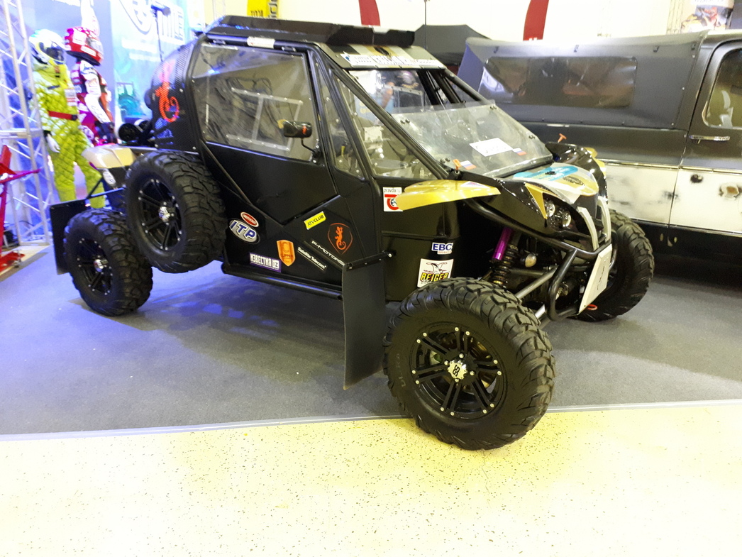 Багги FunCruiser2000 SuperSport-R установивший рекорд скорости на льду - 169,16 км/ч.