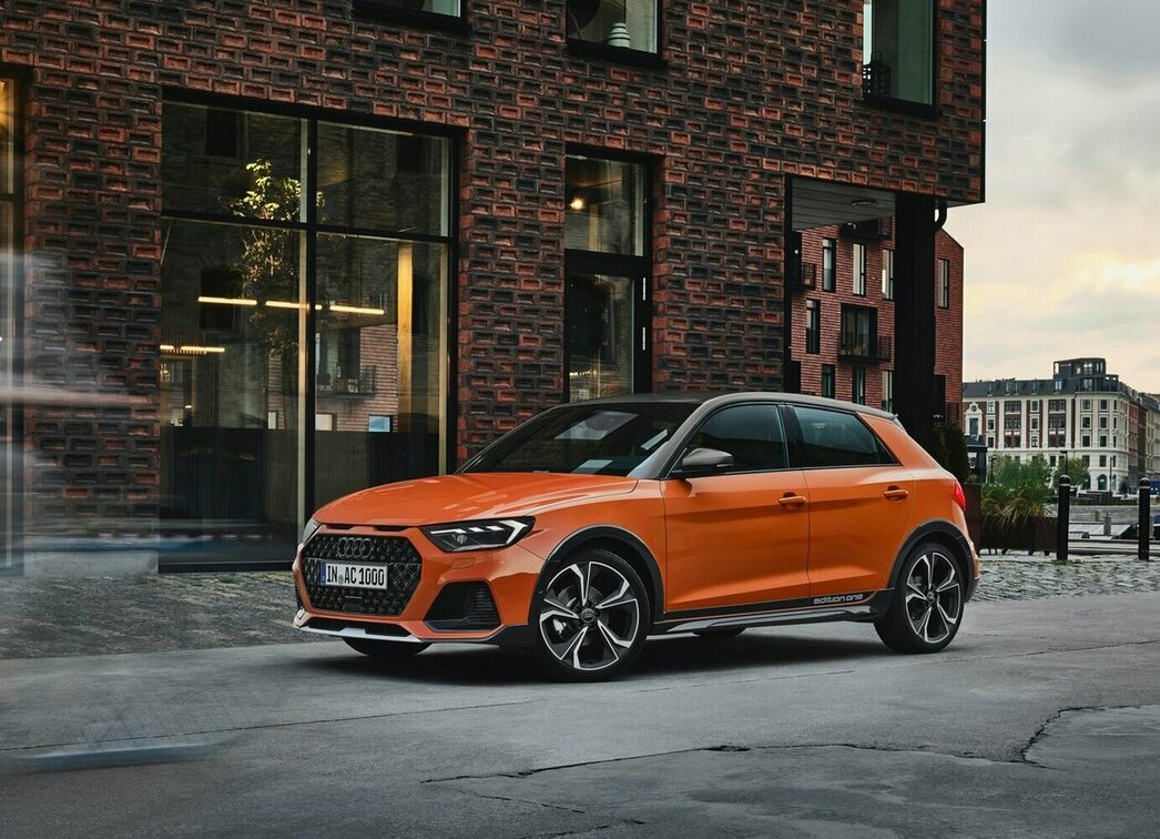 На фото Audi A1 Citycarver 2020