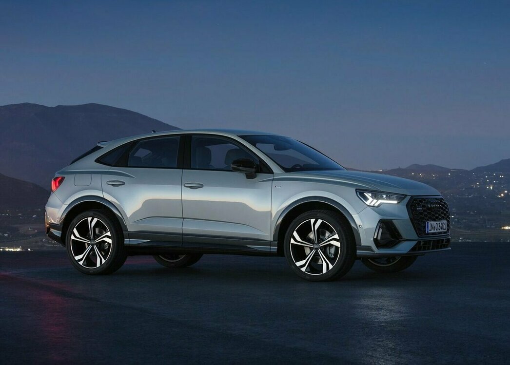 На фото Audi Q3 Sportback 2020