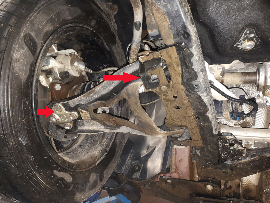 Рычаги подвески штампованные, а их кронштейны сварены из каких-то хлипких пластин.