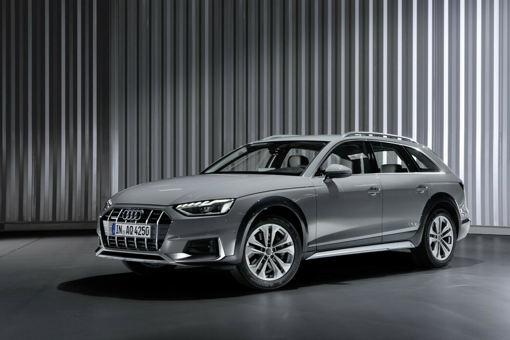 На фото Audi A4 Allroad quattro 2020 модельного года