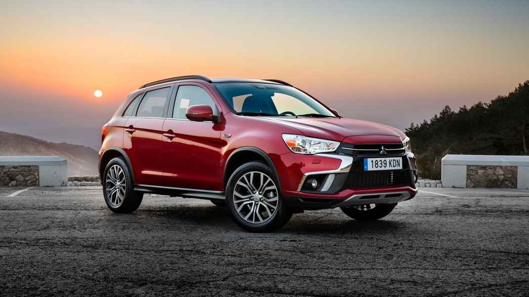 Чуткий руль, понятная управляемость и маневренность. Даже АИ-92, которым можно его потчевать без всяких страхов, не ведет к «душной» езде.