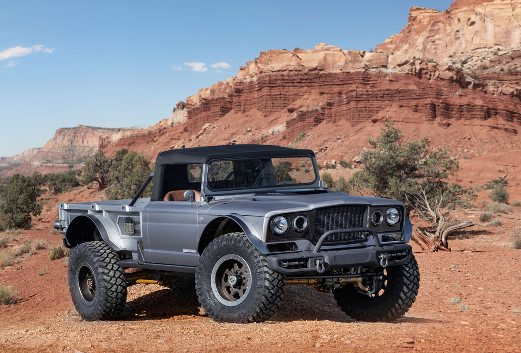 На фото Jeep M-715 Five-Quarter