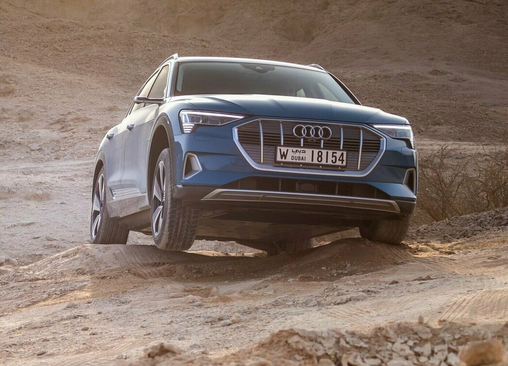 На фото Audi e-tron