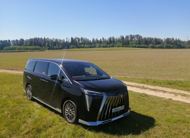 Изображение Светомузыкальная пауза: тест-драйв минивэна GAC M8