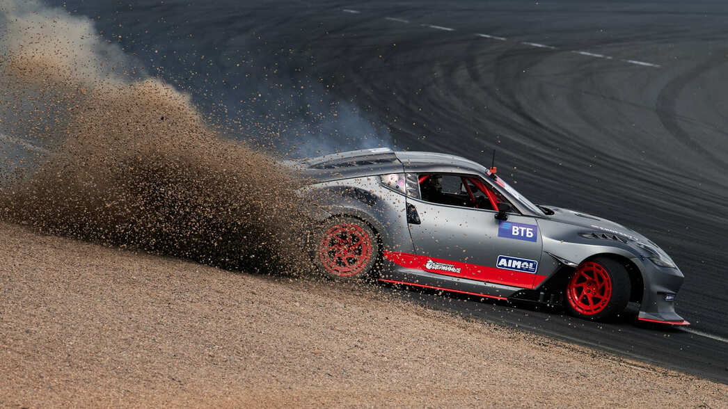 Права на ошибку у пилотов просто нет, потому что за такой короткий проезд исправить свою помарку времени просто-напросто нет.