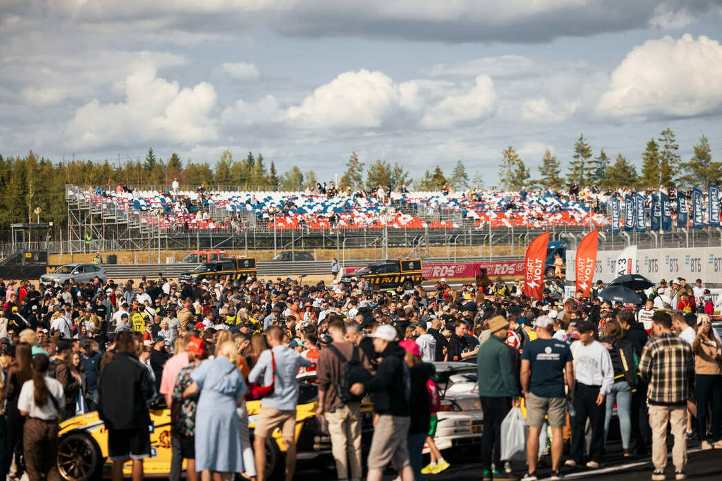 Каждый этап RDS GP собирает тысячи поклонников — это единственная дисциплина российского автоспорта, трибуны которой забиты до отказа.
