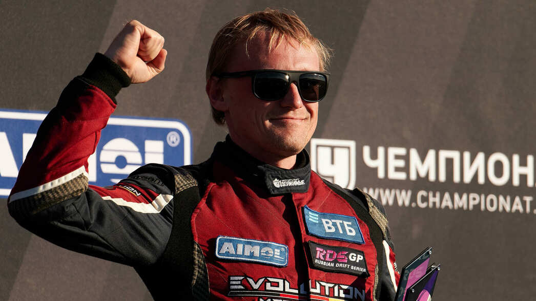 Аркадий Цареградцев (или просто Царь) — одна из легенд российского дрифта, которую знают поклонники управляемого заноса по всему миру.