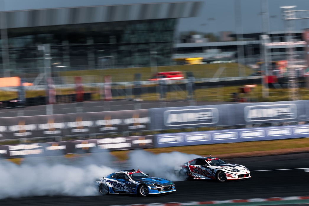 Дамир Идиятулин и Артем Шабанов на двух Toyota Supra A80 второй этап подряд встречаются в финальной дуэли.