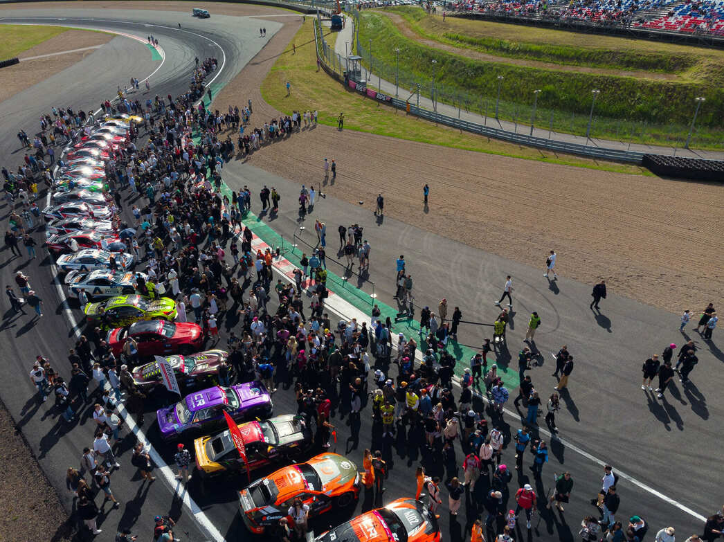 Парад пилотов — уникальная возможность вблизи изучить автомобили всех участников RDS GP.