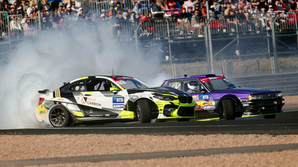 В дрифте царит полная техническая свобода — можно построить любую машину, лишь бы она отвечала требованиям безопасности и имела задний привод.