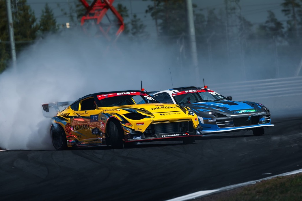 Nissan Z без фары — это не баг, а фича в стремлении облегчить автомобиль ради улучшения поведения машины в заносе.