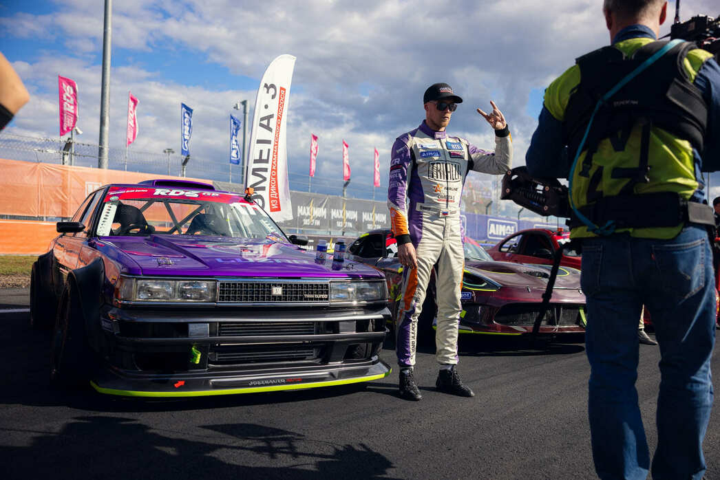 Машина Алексея Козлова — классическая Toyota Cresta — один из самых красивых автомобилей в Российской Дрифт Серии.