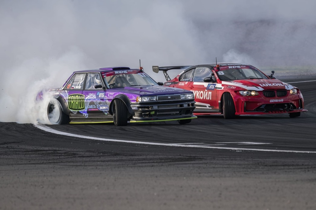 В российском дрифте выступают машины с разницей в возрасте до нескольких десятков лет. 