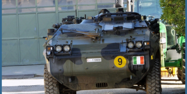 Уничтожая секреты: на Украине сожгли редкий итальянский БТР Puma 6x6