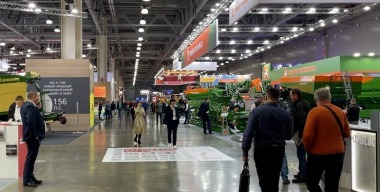 АГРОСАЛОН-2024: Автопилотируемые комбайны и быстроходные опрыскиватели