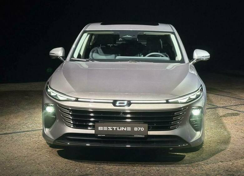 Изображение FAW объявила российские цены обновленного Bestune B70 и нового T90