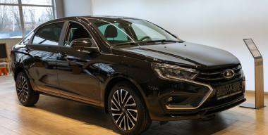 На АВТОВАЗе рассказали, сколько LADA Aura продано в 2024 году