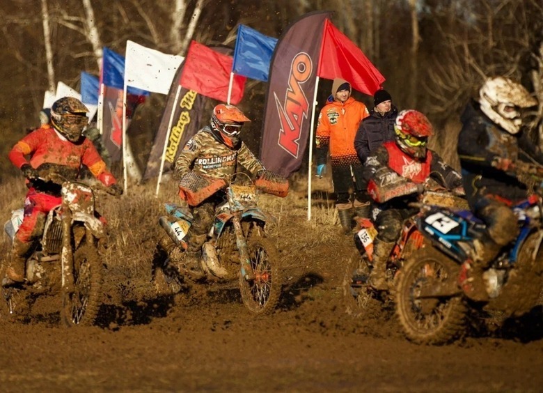 Изображение Замес в Васильевском: мастера мотокросса и супер-эндуро начали сезон
