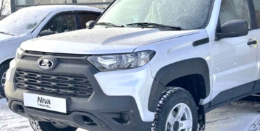 В России появилась в продаже «платиновая» LADA Niva Travel