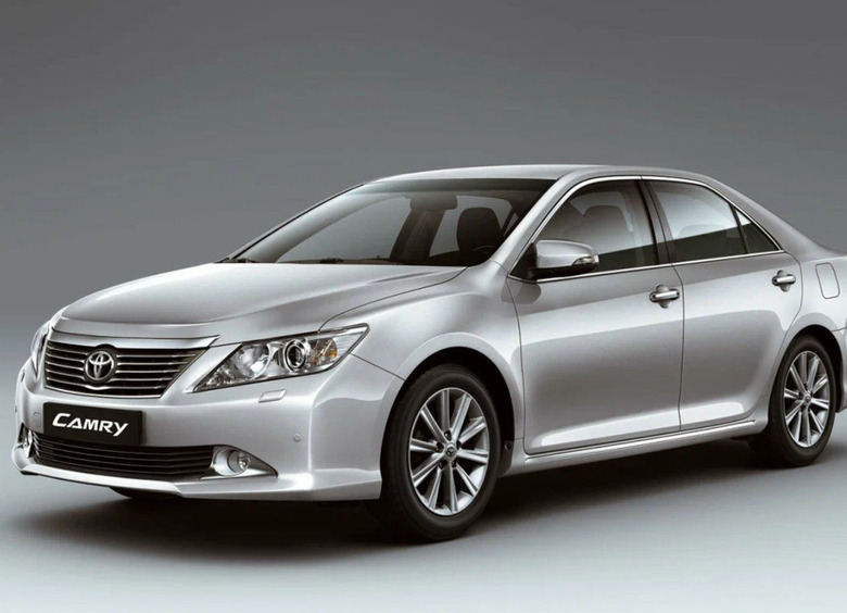 Изображение В России выставили на продажу новую Toyota Camry, выпущенную 12 лет назад