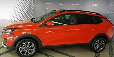 АВТОВАЗ показал новый «вседорожник» LADA Iskra Cross в Тольятти