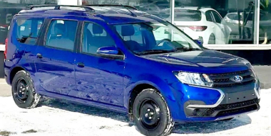 Новые версии LADA Largus появились в продаже у российских дилеров