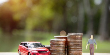 Выдача автокредитов в России рухнула на 53%