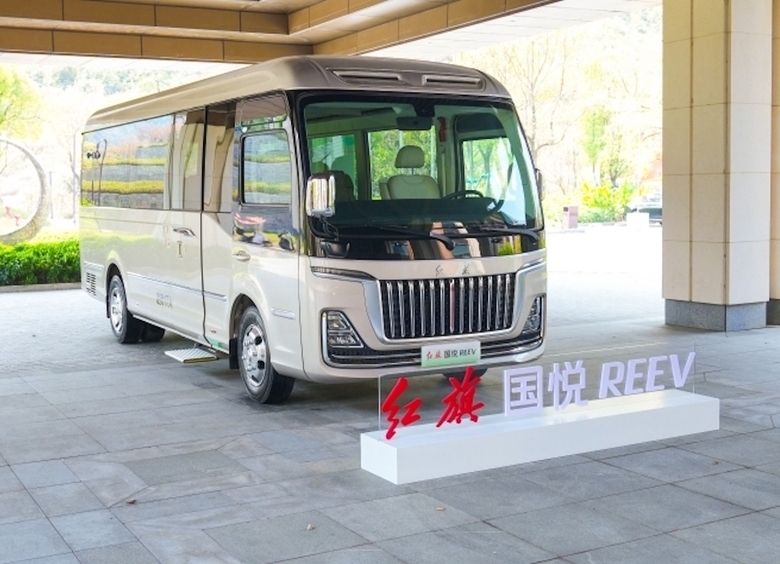 Изображение FAW представила гибридный люксовый автобус Hongqi Guoyue