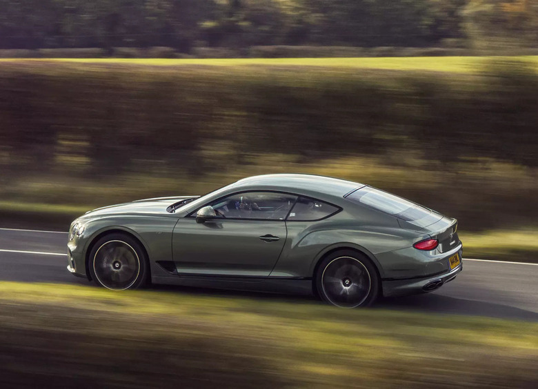 Изображение Минпромторг пополнил список машин, облагаемых налогом на роскошь