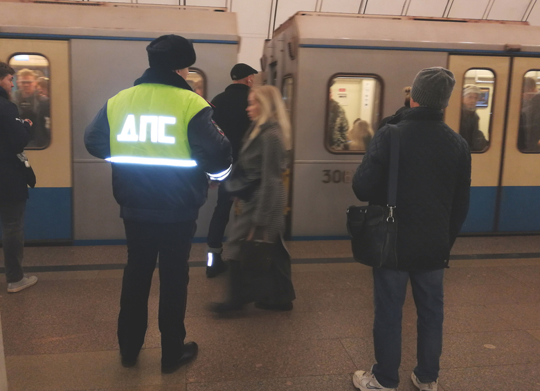 Изображение Московских гаишников «сослали под землю»: в столичном метро появилась своя ДПС