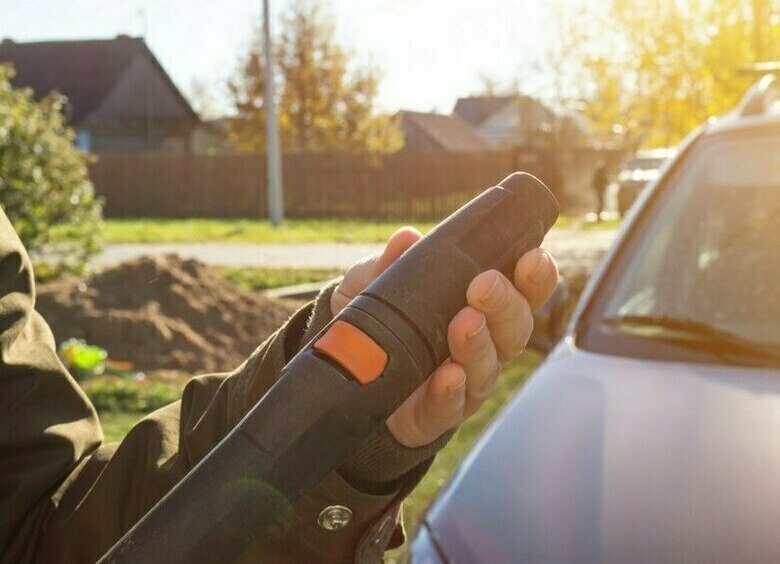 Вкатываемся в лето: готовим к сезону дачный гараж