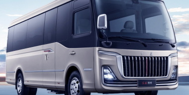 Hongqi презентовала автобус-гибрид Guoyue Reev с запасом хода 900 км