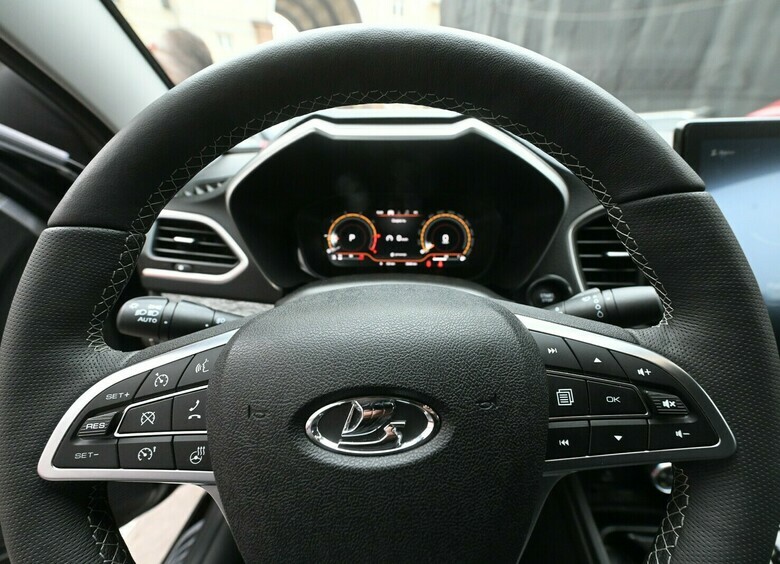 Автомобили LADA лишились 25 комплектаций