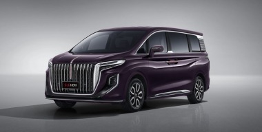 Hongqi раскрыла российские цены и комплектации минивэна HQ9