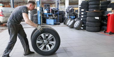 Эксперт Погуляев подсказал, когда выгоднее всего покупать новые шины