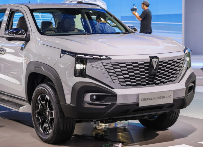 Deepal презентовала пикап-гибрид Hunter K50, имеющий шансы доехать до России