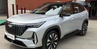 Новый Geely Atlas дебютировал на родине