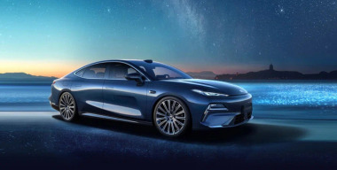 В продажу поступил Geely Starshine 8 с автопилотом по цене LADA Vesta