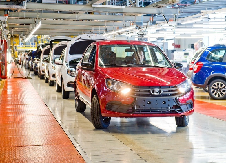 Изображение АВТОВАЗ пока не откажется от LADA Granta в пользу новой Iskra