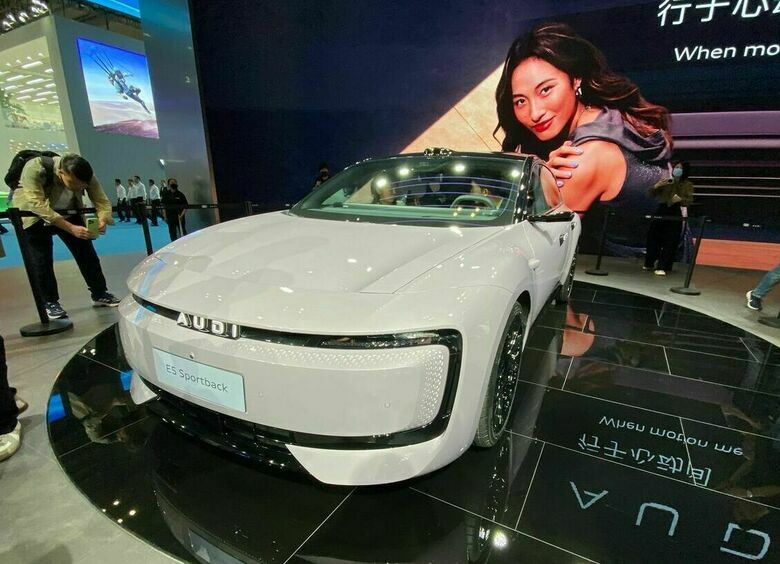 Изображение AUDI выкатила фастбэк E5 Sportback на Шанхайский автосалон