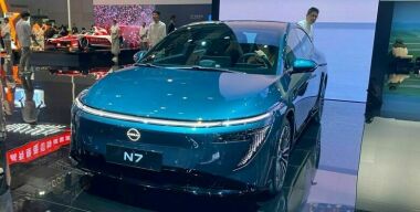 До Шанхая добрались седан Nissan N7 и пикап-гибрид Frontier Pro