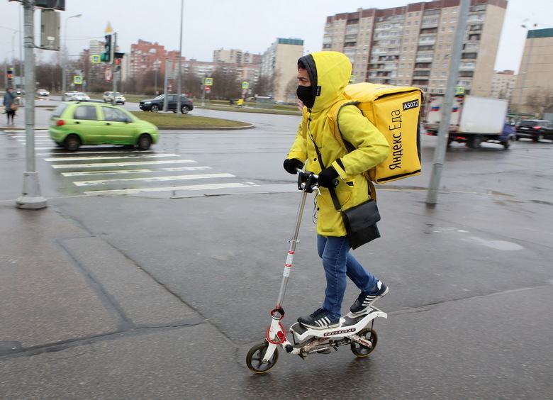 Изображение В Госдуме предложили ограничить скорость курьеров до 10 км/ч