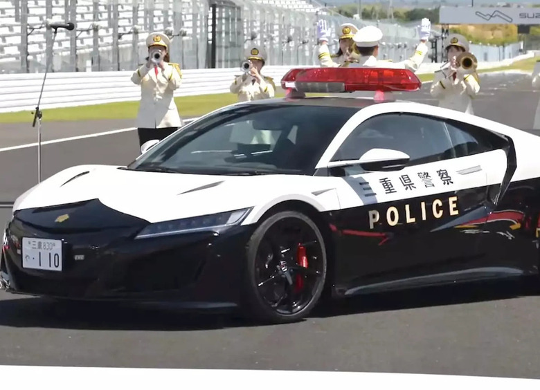 Изображение Суперкар-гибрид Honda NSX бесплатно достался японской полиции
