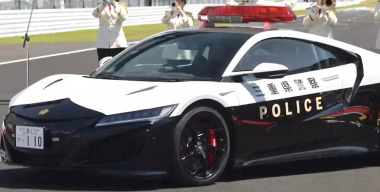 Суперкар-гибрид Honda NSX бесплатно достался японской полиции