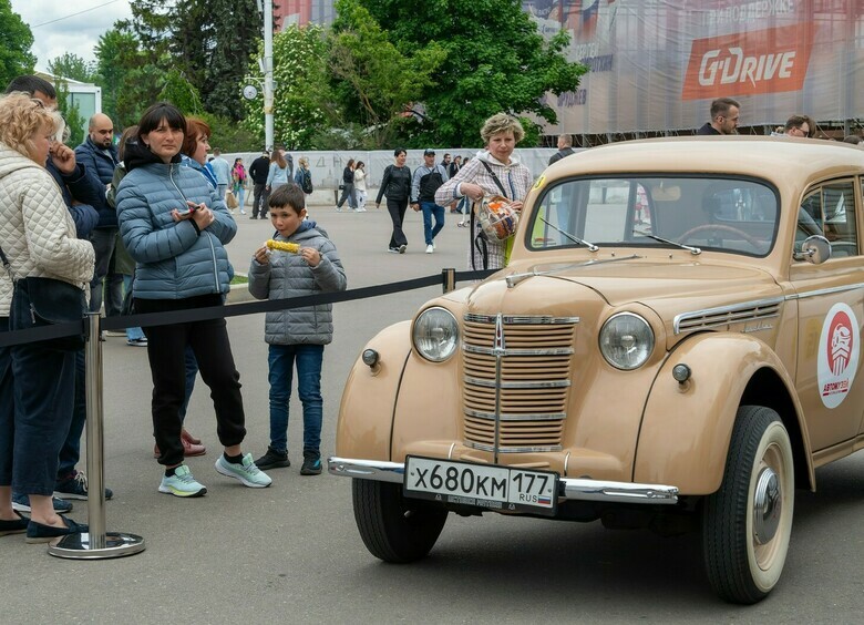 Изображение Уникальный 77-летний «Москвич-400» выставили на продажу в России