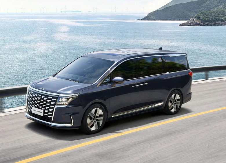 Изображение Стало известно, когда минивэн JAC RF8 выйдет на российский рынок