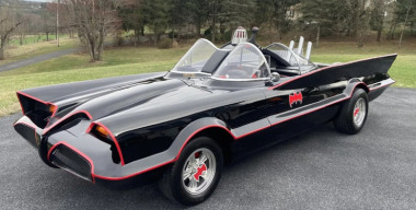 Редкую реплику культового Бэтмобиля выставили на продажу за 94 тыс. долларов